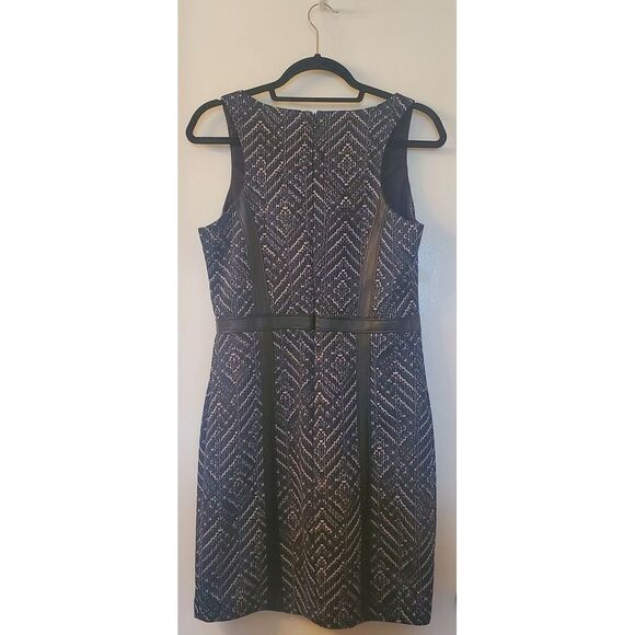 GUESS Body Con Dress Chevron Black Flattering V Neck Leather look Banding WOM 8 - Picture 3 of 12